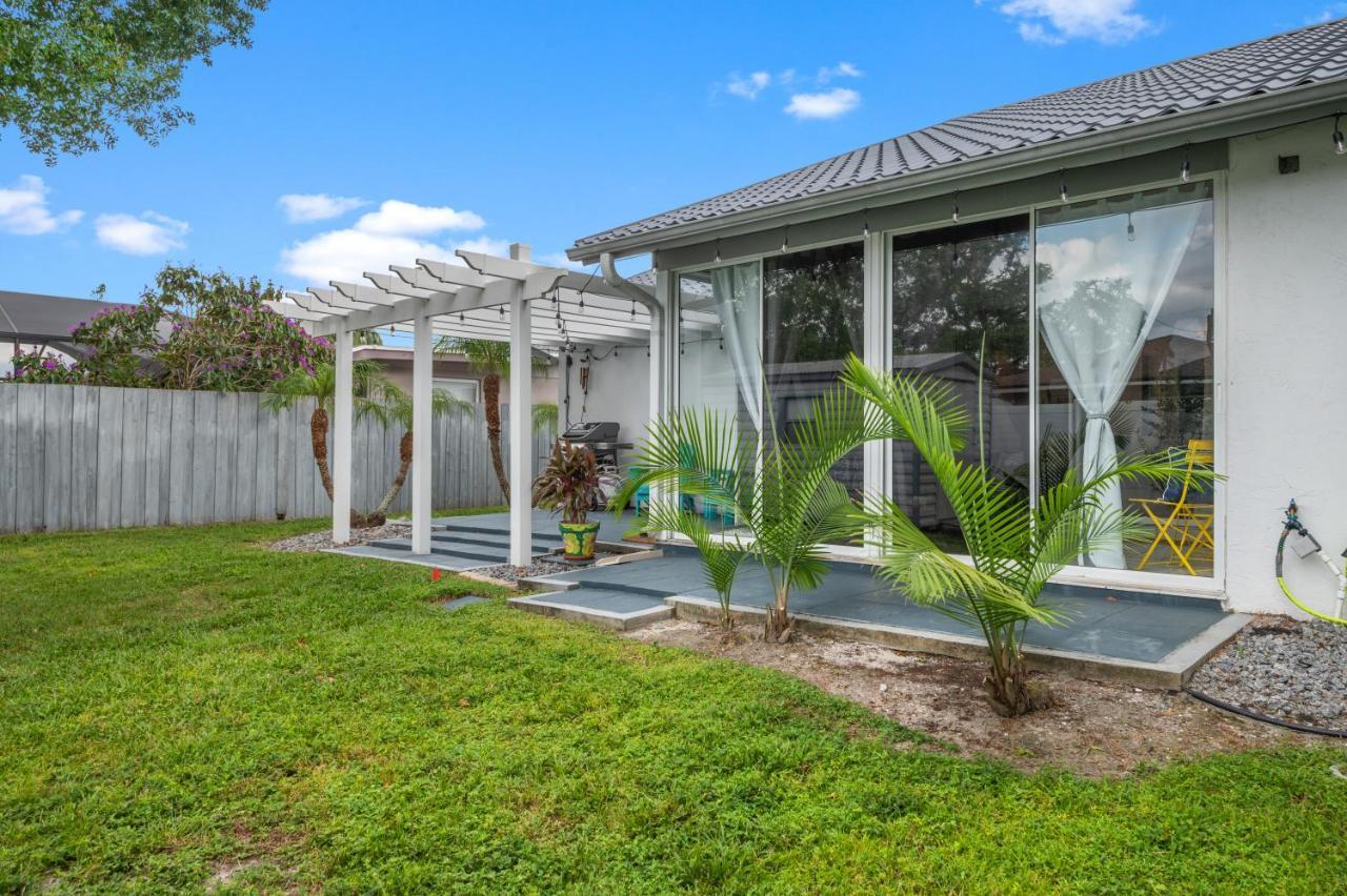 Sunshine Home And Romantic Vacation Sarasota Exterior foto